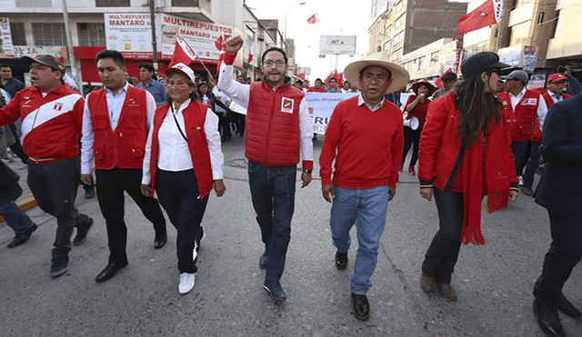 GregorioSantos llegó a Huancayo para respaldar marcha a favor de Vladimir Cerrón.