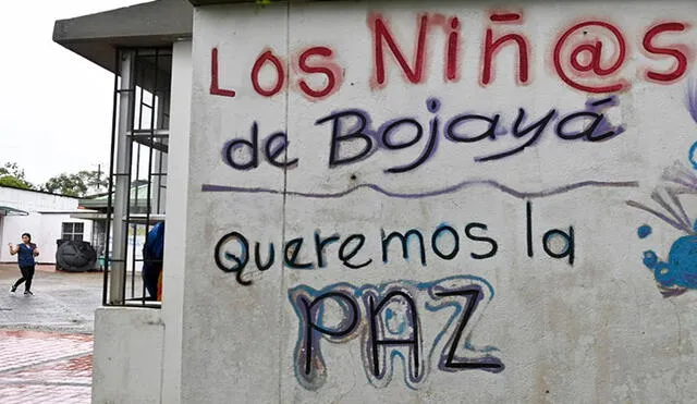 En Colombia han exigido de diversas formas el cese de la violencia, especialmente contra los menores de edad. Foto: AFP