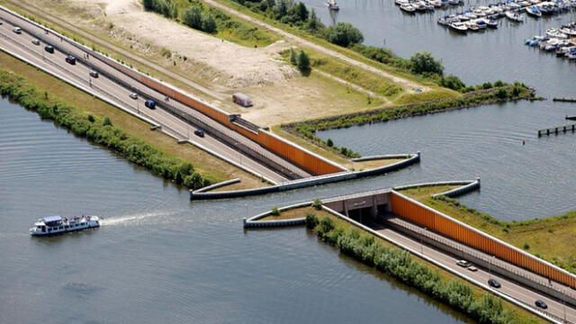 Acueducto en Holanda fue construido en 2002. Foto: Marcianos.