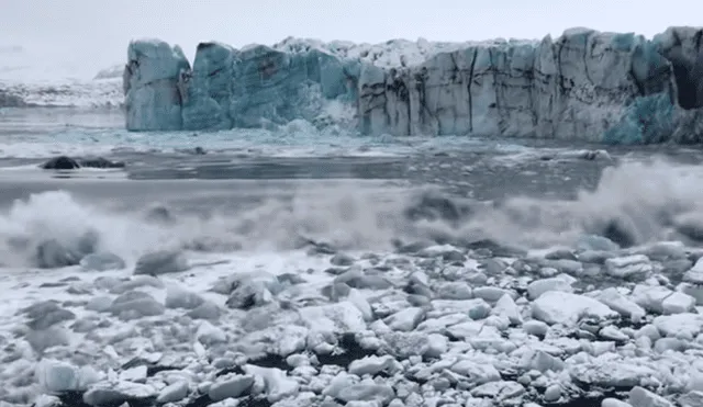 YouTube viral: gigantesco glaciar colapsa y por poco mata a turistas que visitaban el lugar [VIDEO]