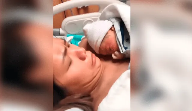 Vía YouTube. Tierno momento de un papá terminó en carcajadas tras el insólito acto de su bebé