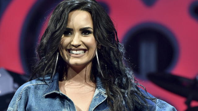 YouTube: Demi Lovato se quita las extensiones, las pestañas postizas, el maquillaje y este es el resultado