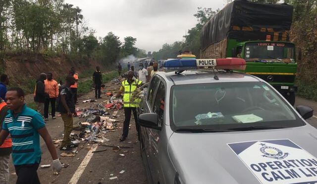Choque frontal entre dos autobuses deja 65 muertos en Ghana