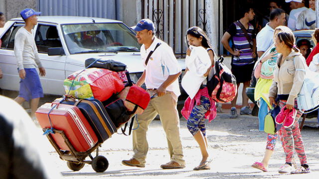 Venezolanos abarrotaron terminal de Lima tras nuevas medidas de ingreso [VIDEO]