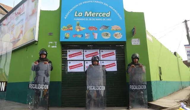 Clausuran mercado en el Cercado de Lima por vender alimentos descompuestos