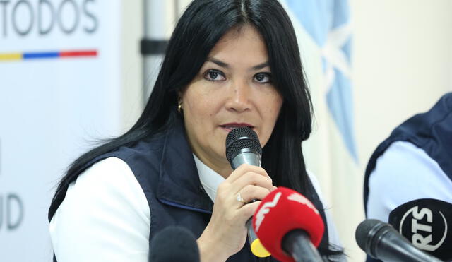 Ministra de Salud de Ecuador denunció que el Gobierno no destinó recursos suficientes. Foto: AFP.