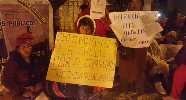 Entre lágrimas, pobladores de Chilla protestan por desalojo en Juliaca [VIDEO]
