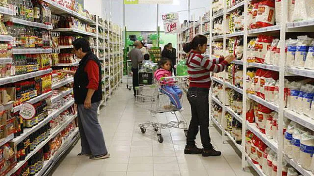 La atención al público durante los domingos sigue estando suspendida en los supermercados. (Foto: AS Perú )
