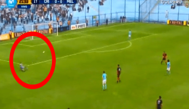 Patricio Álvarez cometió un ‘blooper’ que casi perjudica a Sporting Cristal [VIDEO]