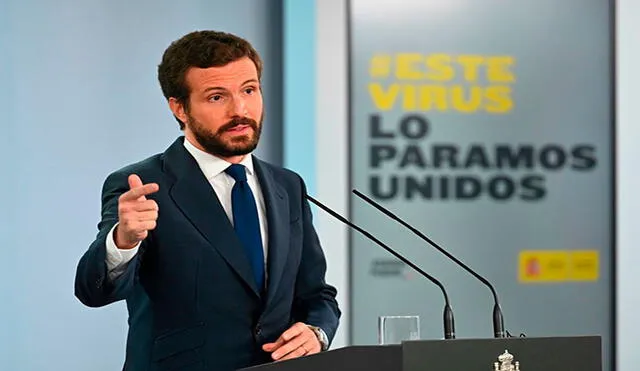 El presidente del opositor Partido Español, Pablo Casado, arremetió contra el jefe del Gobierno España por su gestión de la COVID-19. Foto: AFP (referencial)