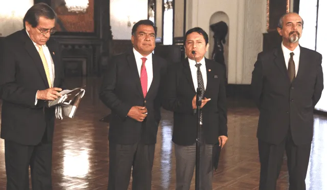 Congresista aprista acusa a Jorge del Castillo de copiar su proyecto de ley