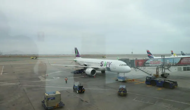 A las 8:14 am aterrizó el primer vuelo comercial proveniente de Chile. Foto: MTC