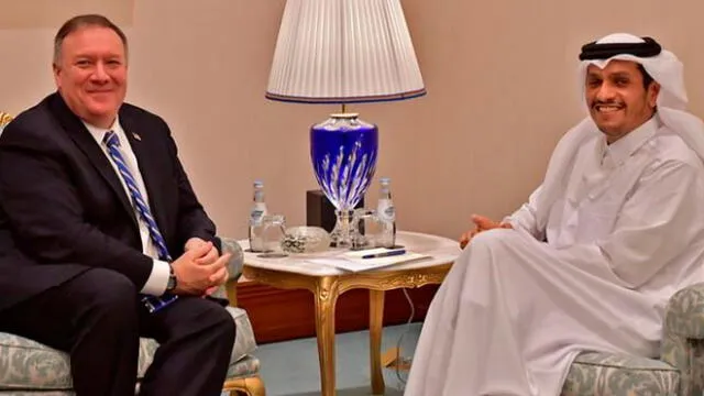 Canciller Mike Pompeo y y el viceprimer ministro y ministro de Relaciones Exteriores de Qatar, Sheikh Mohammed bin Abdulrahman Al Thani. foto: AFP