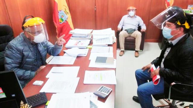 Reunión de alcalde de Pátapo con Anselmo Lozano