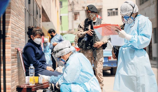 Casa por casa. La Operación Tayta recorre Lima y las regiones con la misión de detectar casos de COVID-19 y brindar atención inmediata. (Foto: Antonio Melgarejo)