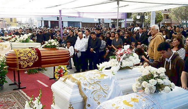 Arequipa: Pueblo de Punta de Bombón despidió a fallecidos en trágico accidente de tránsito 