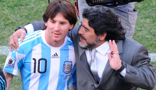 Messi y Maradona en el Mundial Sudáfrica 2010. Foto: AFP