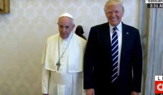 Risas en YouTube por supuesto intento de Trump por 'acercarse' al papa Francisco