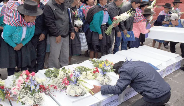Entregan restos de víctimas de violencia en Huanta