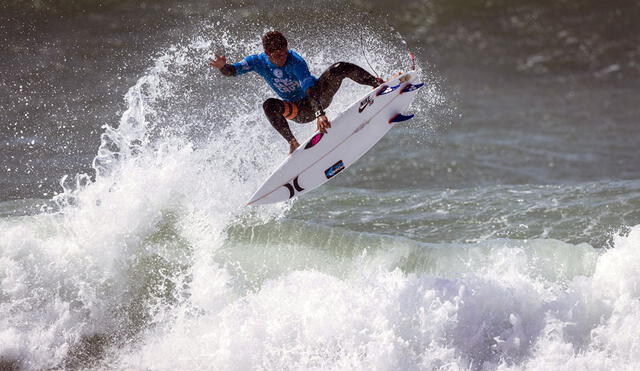 Campeón peruano de surf mejora en el ranking global