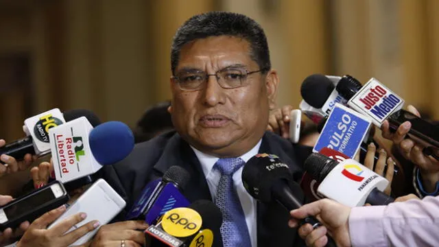 Fujimorista Mantilla dice que es una “cortina de humo” denuncia de testigo de la DEA 