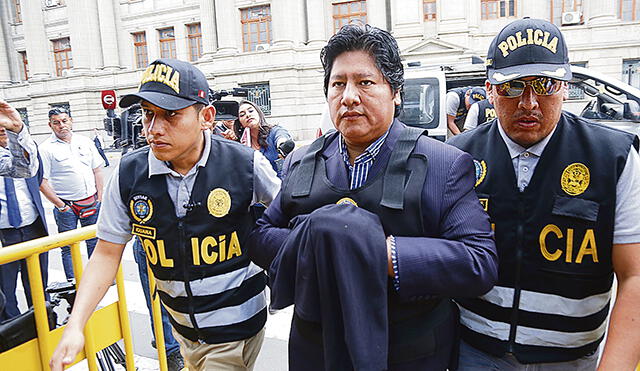 Coronavirus: hijo de Edwin Oviedo pide arresto domiciliario para su padre