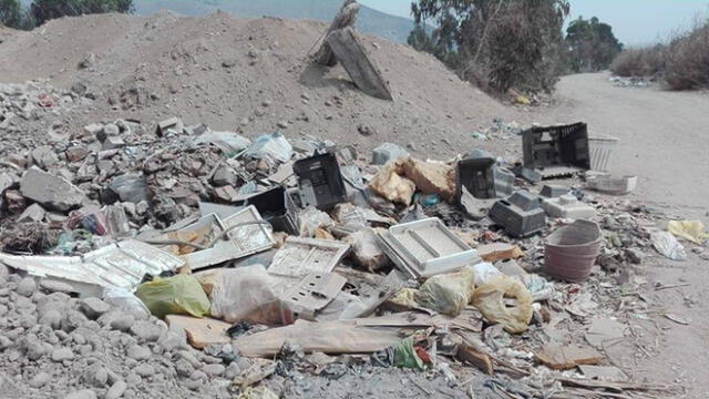 Pachacámac: arrojan desmonte y basura en ribera de río Lurín [FOTOS]