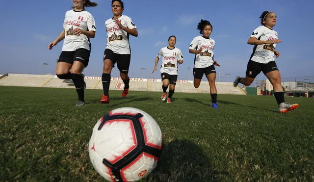 Con la humildad que da el dolor de las derrotas, con caras nuevas y un técnico que ilusiona, la selección femenina de fútbol se prepara para llegar a lo más alto en los Juegos Panamericanos de Lima 2019.
