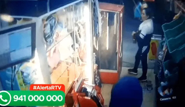 Delincuentes asaltaron minimarket y encañonaron a dos niños. Foto: Captura RTV