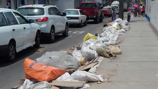 Chorrillos: alarma por desmonte y basura acumulados en calles [FOTOS]