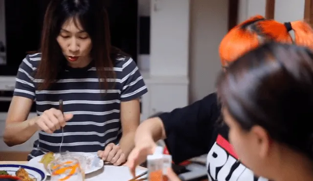 Desliza las imágenes para ver la reacción que tuvieron estas jóvenes japonesas al probar el exquisito ceviche peruano. Foto: Amor 1.8 / YouTube