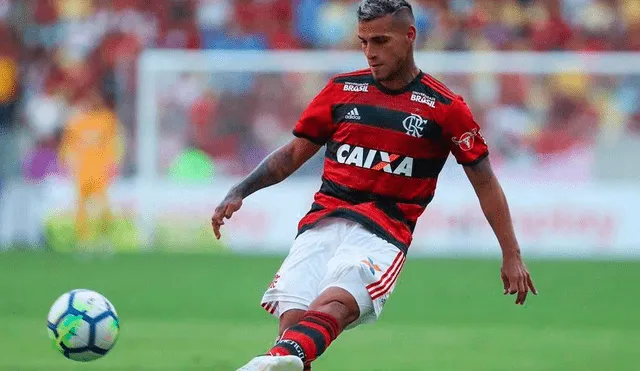 Futbolista nacional jugó los 90 minutos en la victoria del Flamengo sobre Goiás por el Brasileirao.