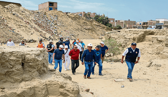 Alcalde y misión. Llegaron a quebradas para ver su situación.