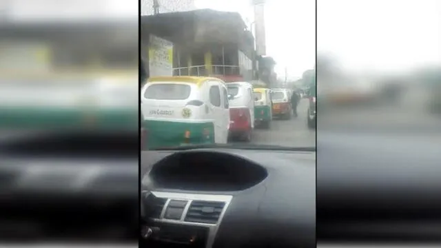#YoDenuncio: mototaxis invaden avenida principal de VMT [VIDEO]