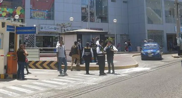 Tacna: Menor es ultrajada por adolescente en baño de centro comercial