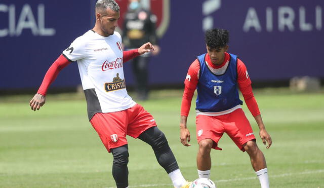 Miguel Trauco viene entrenando con sus compañeros de la selección peruana. Foto: FPF