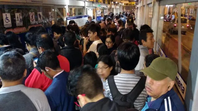 Metropolitano: estaciones abarrotadas de pasajeros durante fines de semana