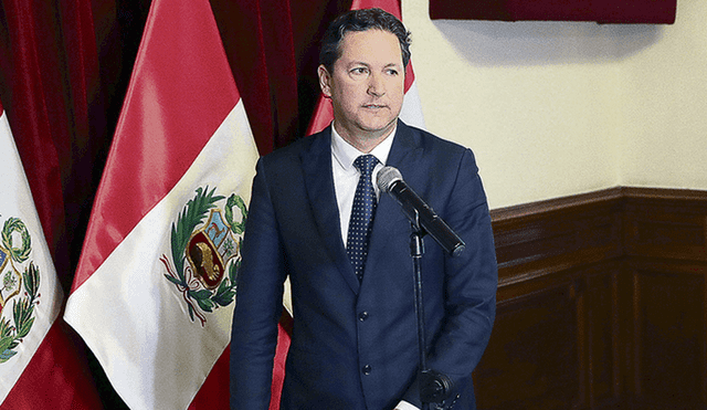 Salaverry tras amenaza de Chávarry: "El Perú no está para confrontaciones" 