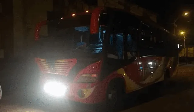 Sujetos armados asaltan bus en La Libertad
