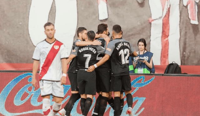 Sevilla goleó por 4-1 a Rayo Vallecano en debut de Luis Advíncula [RESUMEN]