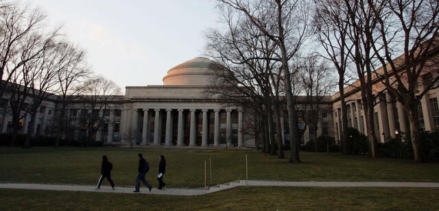 Instituto de Tecnología de Massachusetts (MIT) y Harvard demandaron a la Administración de Donald Trump. Foto: AFP