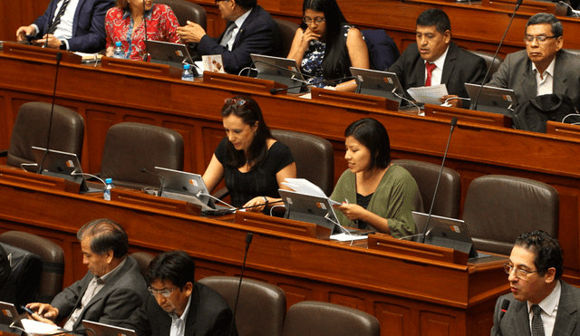 Congresistas de izquierda no aplaudieron a representante diplomático de Guaidó