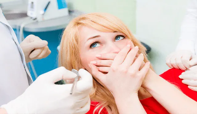 YouTube: el escalofriante momento en que dentista encuentra gusanos en boca de paciente