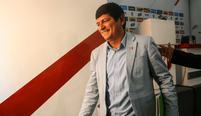 Alberto Lozano, hermano de Agustín Lozano, será el cuarto árbitro en el partido que jugarán en Trujillo Universitario y César Vallejo. | Foto: GLR