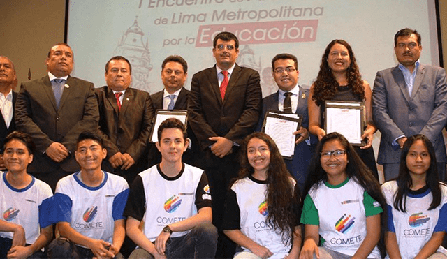 Ocho alcaldes de Lima firman compromiso por la educación