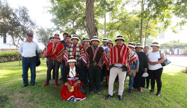 Comuneros de Fuerabamba se reunieron con Monseñor Cabrejos [FOTOS]
