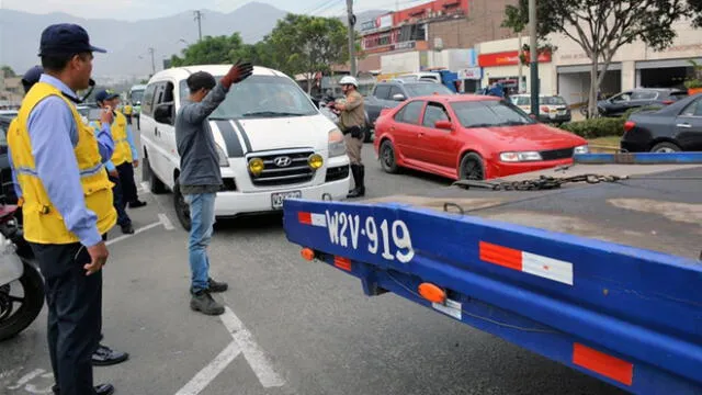 La Molina: trasladan 12 colectivos informales a depósito municipal