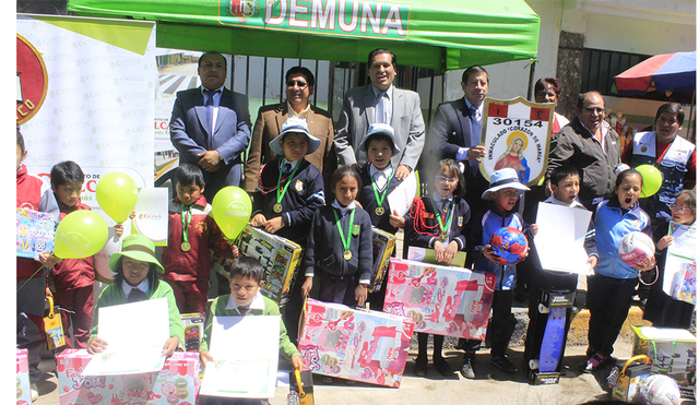 Huancayo: premian a ganadores de concurso de comprensión lectora ¡Chilca Lee!