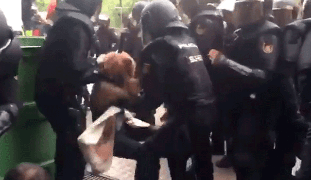 Twitter: Represión policial en Cataluña durante referéndum [VIDEOS]