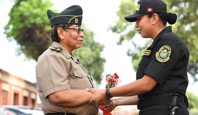 Ministerio del Interior: Emotivo saludo a todas las madres policías